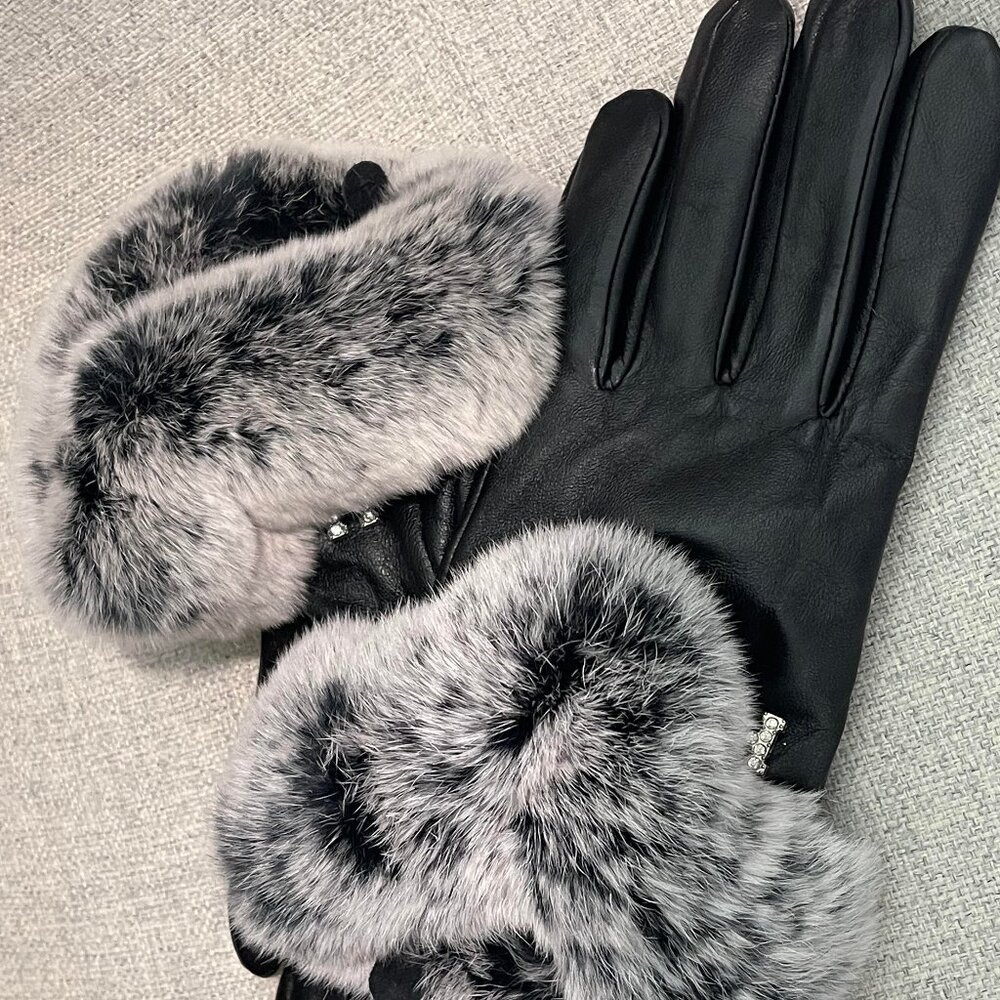 Womens Chic Winter  Gloves with Crystal H Initial